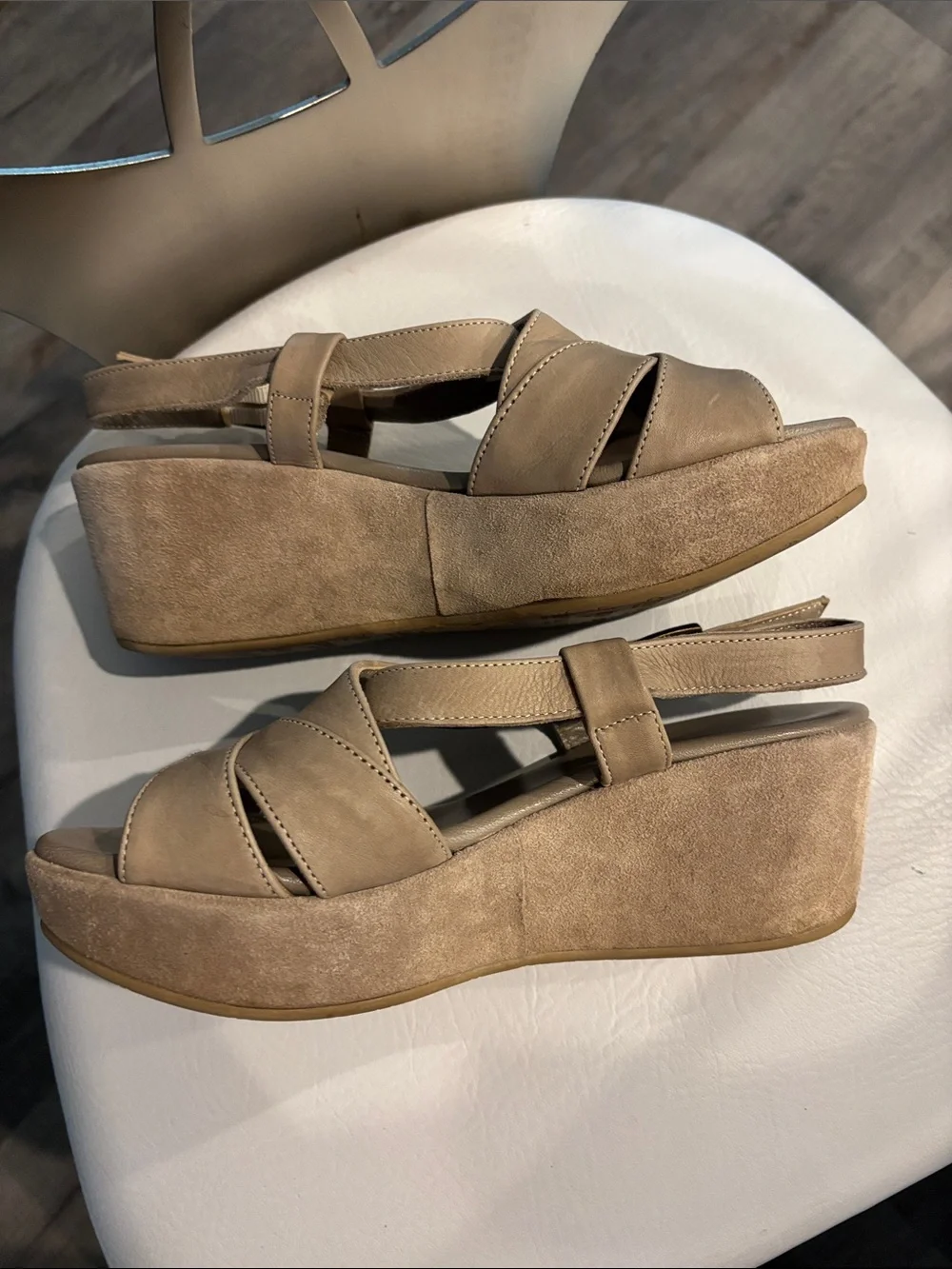 Cordani Leather Taupe  Platform Sandals size 41 or size 10.  Paid $195 Preowned